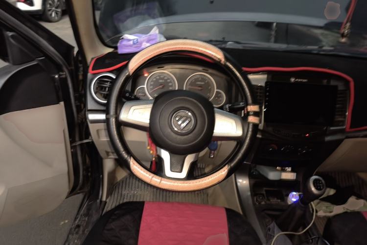 Used Foton Sapporo 2015 2.8T Two-Wheel Drive Comfort Edition 5555 mm Long Steering Wheel
