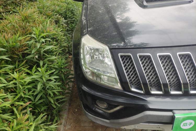 Used Foton Sapporo 2015 2.8T Two-Wheel Drive Comfort Edition 5555 mm Long Right Front Headlight