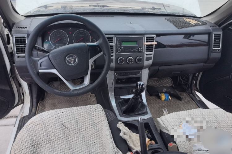 Used Foton Sapporo 2015 2.4L 2WD Comfort Edition 5555 Long G69S4M Interior 2