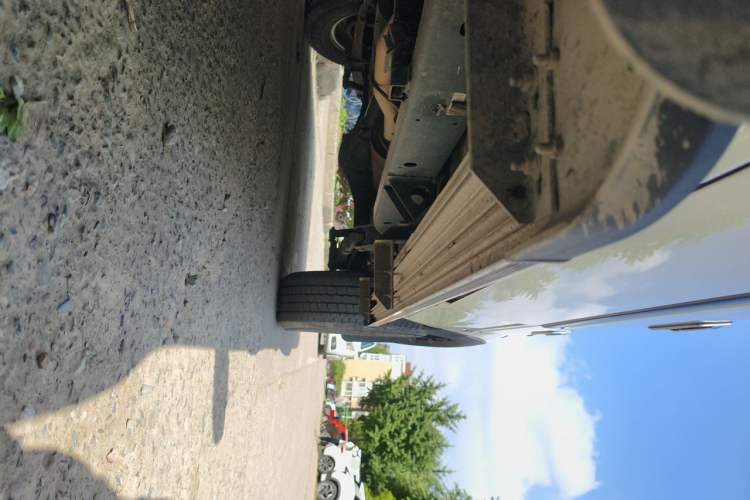 Used Foton Sapporo 2018 2.4L Two-Wheel Drive Comfort Version Standard Cab 4G69S4M Chassis Front Left