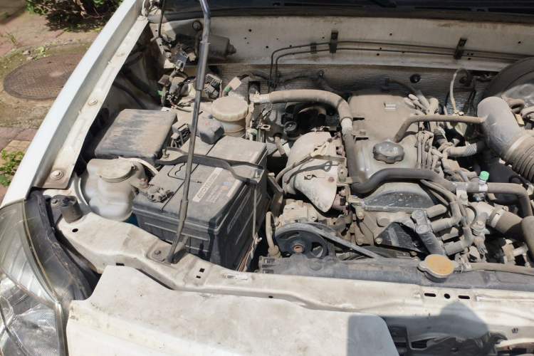 Used Foton Sapporo 2018 2.4L Two-Wheel Drive Comfort Version Standard Cab 4G69S4M Engine Bay Right