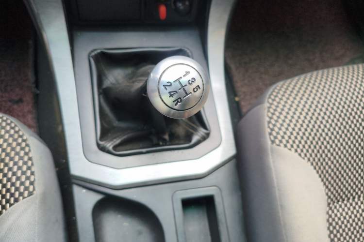 Used Foton Sapporo 2018 2.4L Two-Wheel Drive Comfort Version Standard Cab 4G69S4M Gear Lever