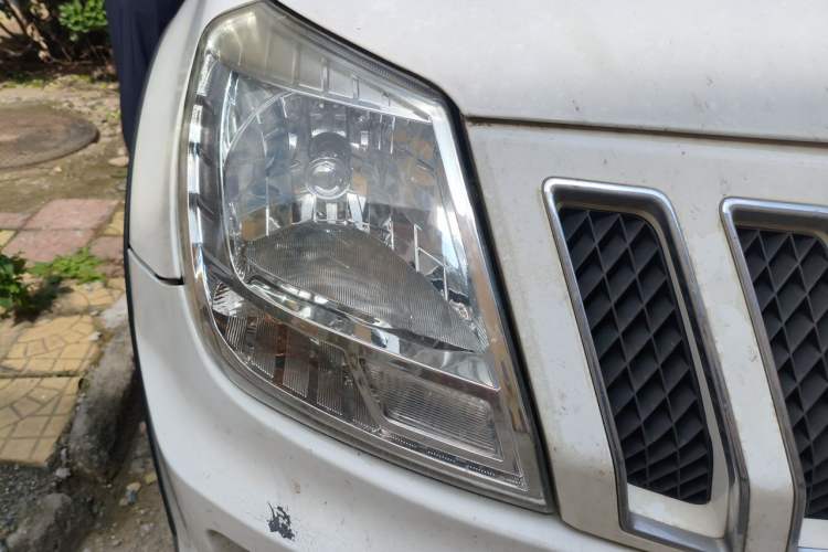 Used Foton Sapporo 2018 2.4L Two-Wheel Drive Comfort Version Standard Cab 4G69S4M Right Front Headlight