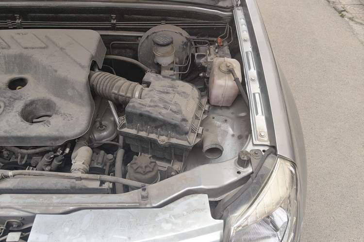 Used Foton Sapporo 2021 1.5L Two-Wheel Drive China VI Standard Chuangfu Xiaohuolang DAM15KL Engine Bay Left