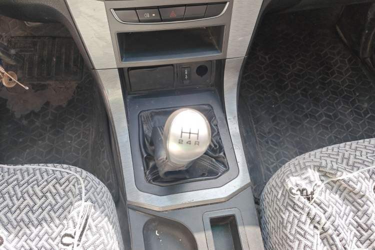 Used Foton Sapporo 2021 1.5L Two-Wheel Drive China VI Standard Chuangfu Xiaohuolang DAM15KL Gear Lever