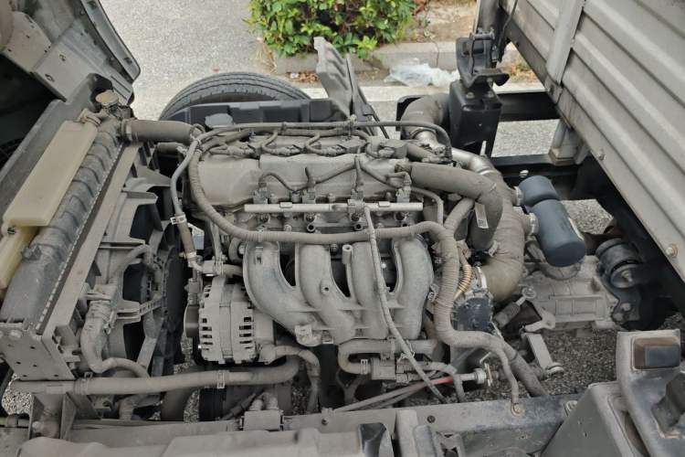 Used Foton Sapporo  Engine Bay