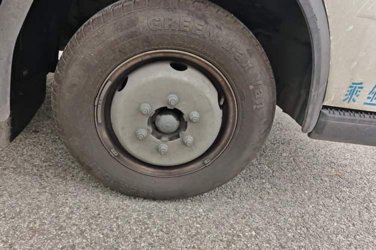 Used Foton Sapporo  Right Front Wheel Hub