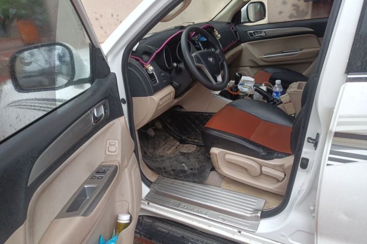 Used Foton Savana 2015 2.8T Manual 4x4 Diesel Luxury 7-Seater Driver Seat
