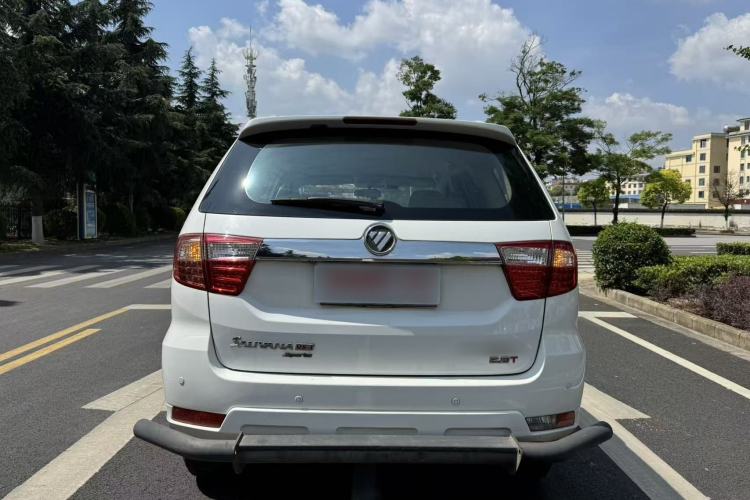 Used Foton Savana 2015 2.8T Manual Two-Wheel-Drive Diesel Luxury Edition 5 Seats Exterior 3