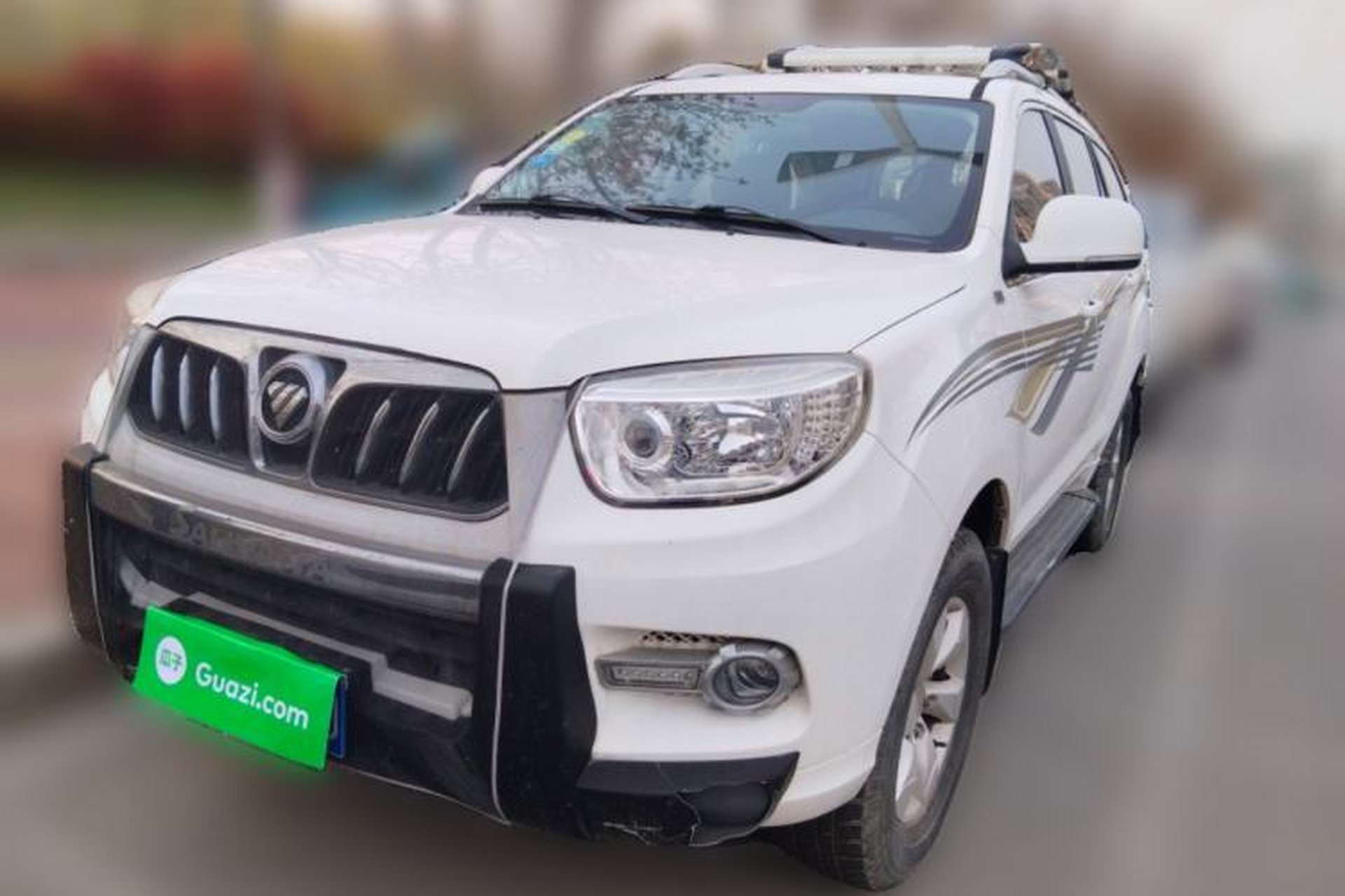 Used Foton Savana 2015 2.0T Manual 4x4 Gasoline Luxury 7-Seater Front Left 45 Deg