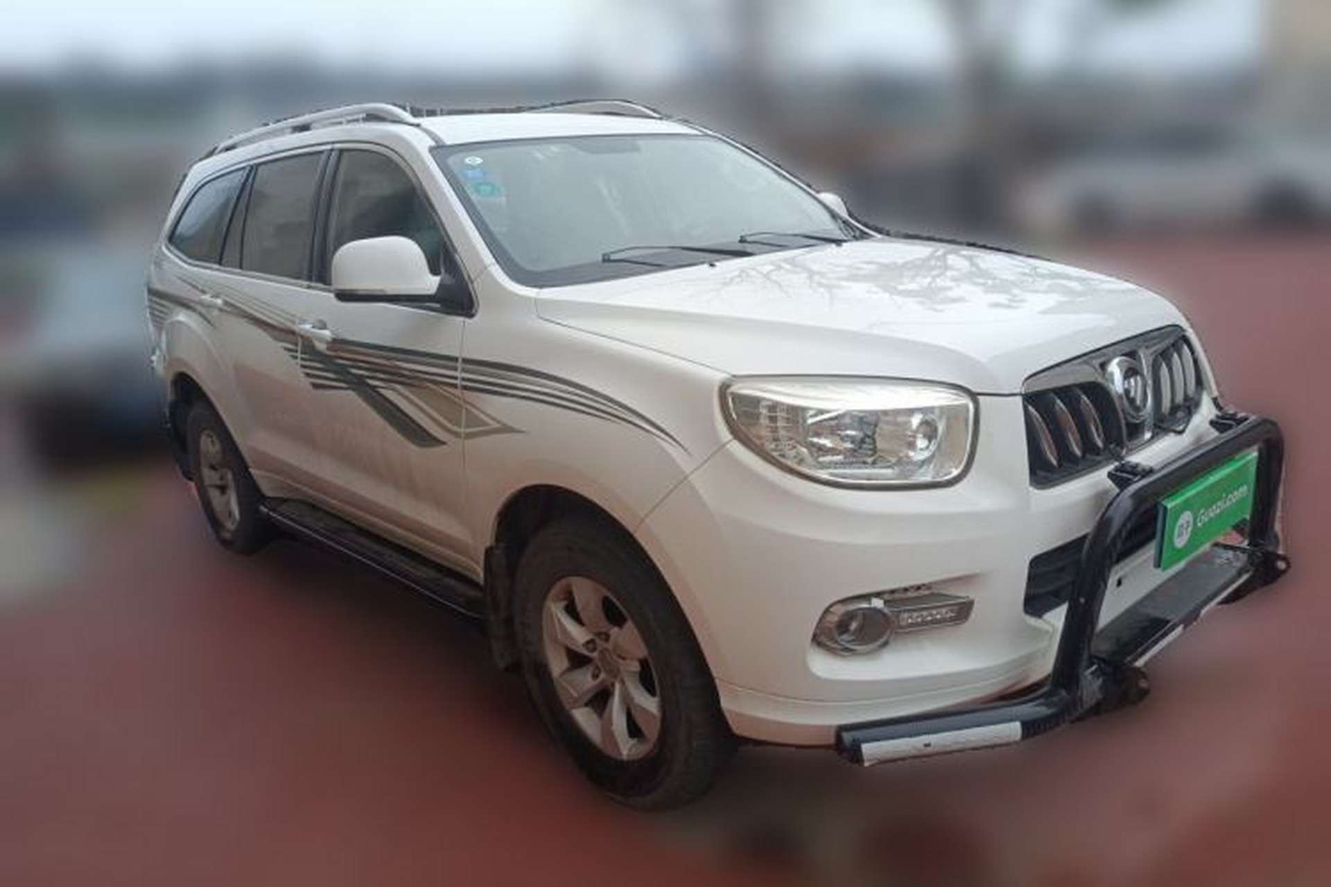 Used Foton Savana 2015 2.8T Manual 4x4 Diesel Luxury 7-Seater Front Right 45 Deg
