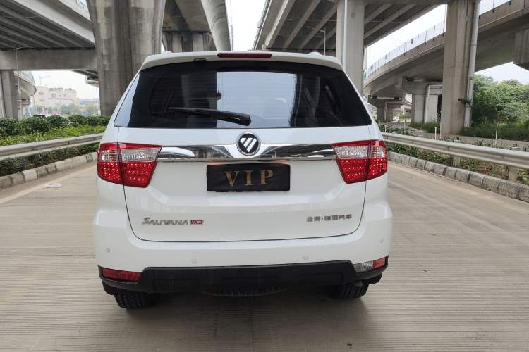 Used Foton Savana 2015 2.0T Manual Two-Wheel Drive Gasoline Luxury 7-Seater Rear