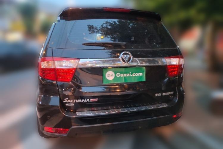 Used Foton Savana 2016 2.0T Manual 4x4 Gasoline Luxury Edition 7-Seater Rear