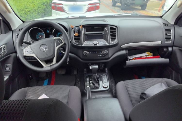 Used Foton Savana 2016 2.0T Automatic All-Wheel Drive Gasoline Luxury 7-Seater Center Console