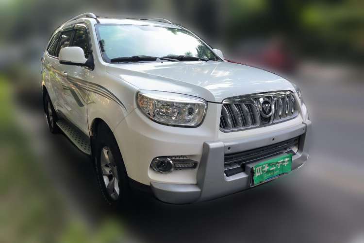 Used Foton Savana 2016 2.0T Automatic All-Wheel Drive Gasoline Ultimate 7-Seater Front Right 45 Deg