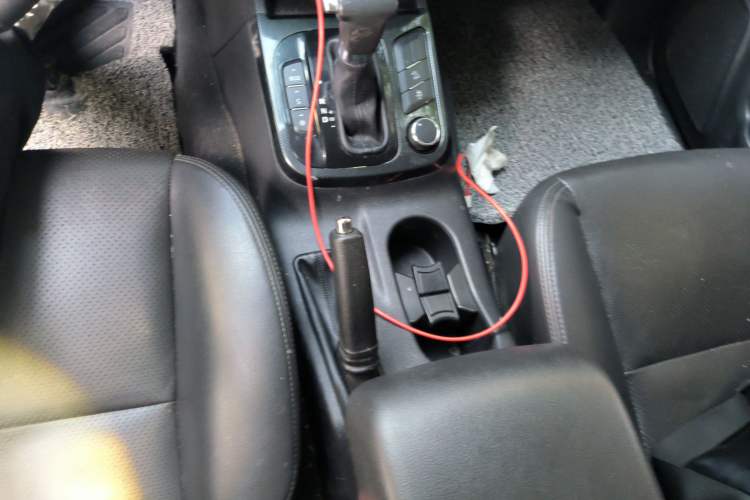 Used Foton Savana 2016 2.0T Automatic All-Wheel Drive Gasoline Ultimate 7-Seater Gear Lever