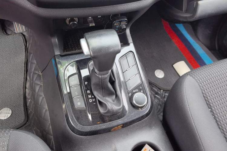 Used Foton Savana 2016 2.0T Automatic All-Wheel Drive Gasoline Luxury 7-Seater Gear Lever