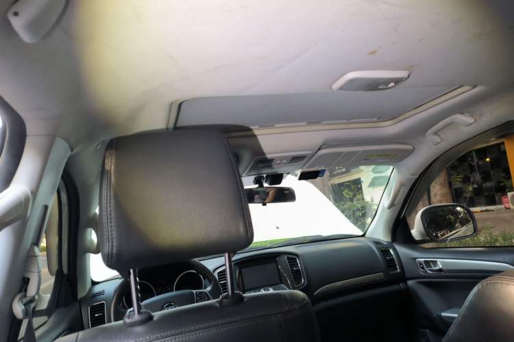 Used Foton Savana 2016 2.0T Automatic All-Wheel Drive Gasoline Ultimate 7-Seater Headliner