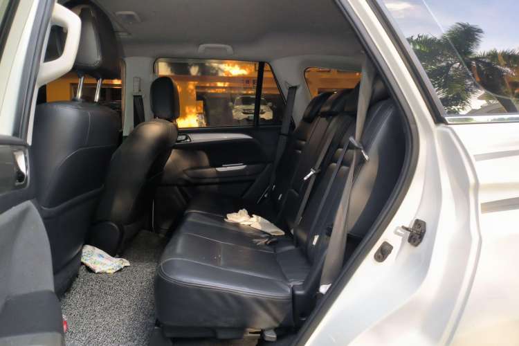 Used Foton Savana 2016 2.0T Automatic All-Wheel Drive Gasoline Ultimate 7-Seater Left Rear Seat