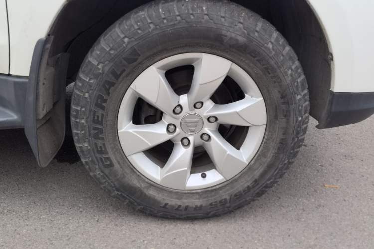Used Foton Savana 2016 2.0T Automatic All-Wheel Drive Gasoline Luxury 7-Seater Right Front Wheel Hub