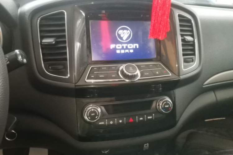 Used Foton Savana 2017 2.0T Automatic Two-Wheel Drive Gasoline Luxury Edition 5 Seats Audio And AC Panel