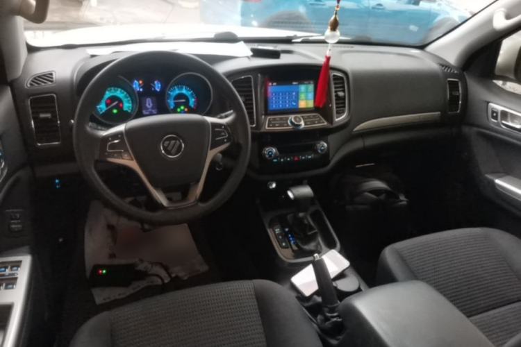 Used Foton Savana 2017 2.0T Automatic Two-Wheel Drive Gasoline Luxury Edition 5 Seats Center Console