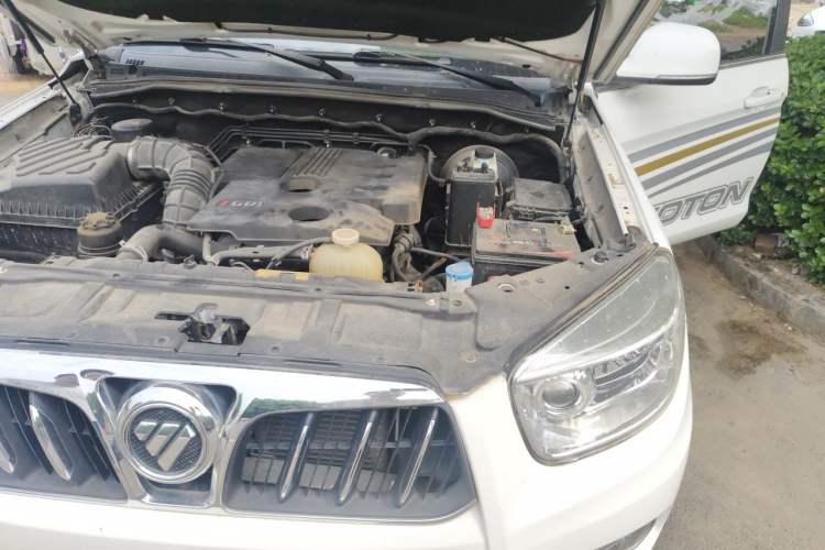 Used Foton Savana 2017 2.0T Automatic All-Wheel Drive Gasoline Luxury 7-Seater Engine Bay Left