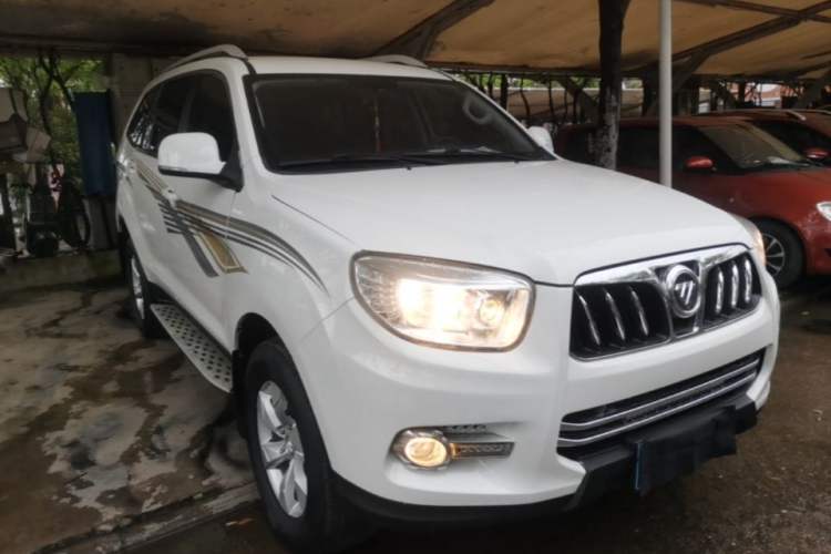 Used Foton Savana 2017 2.0T Automatic Two-Wheel Drive Gasoline Luxury Edition 5 Seats Exterior 1