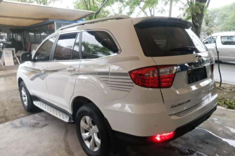 Used Foton Savana 2017 2.0T Automatic Two-Wheel Drive Gasoline Luxury Edition 5 Seats Exterior 2