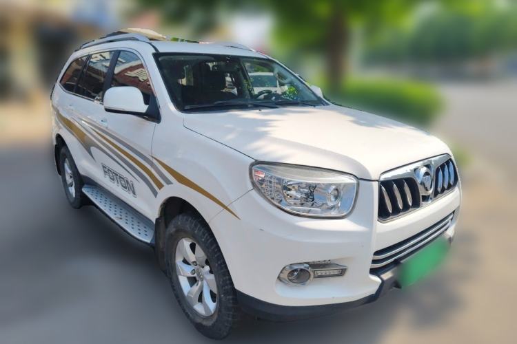 Used Foton Savana 2017 2.0T Automatic All-Wheel Drive Gasoline Luxury 7-Seater Front Right 45 Deg