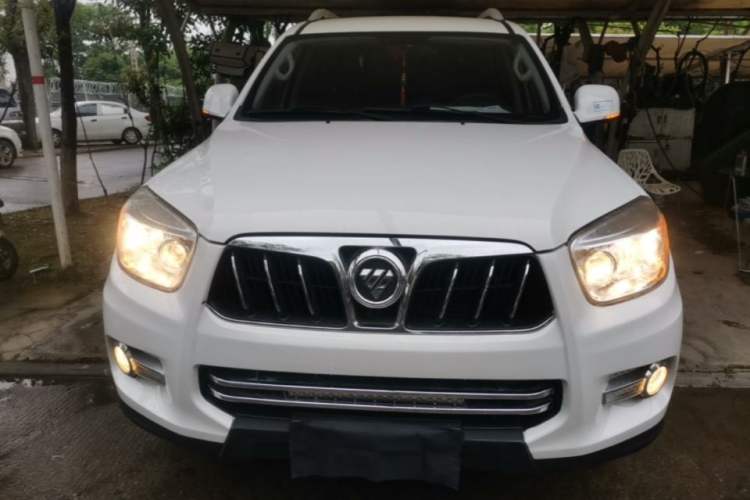 Used Foton Savana 2017 2.0T Automatic Two-Wheel Drive Gasoline Luxury Edition 5 Seats Front