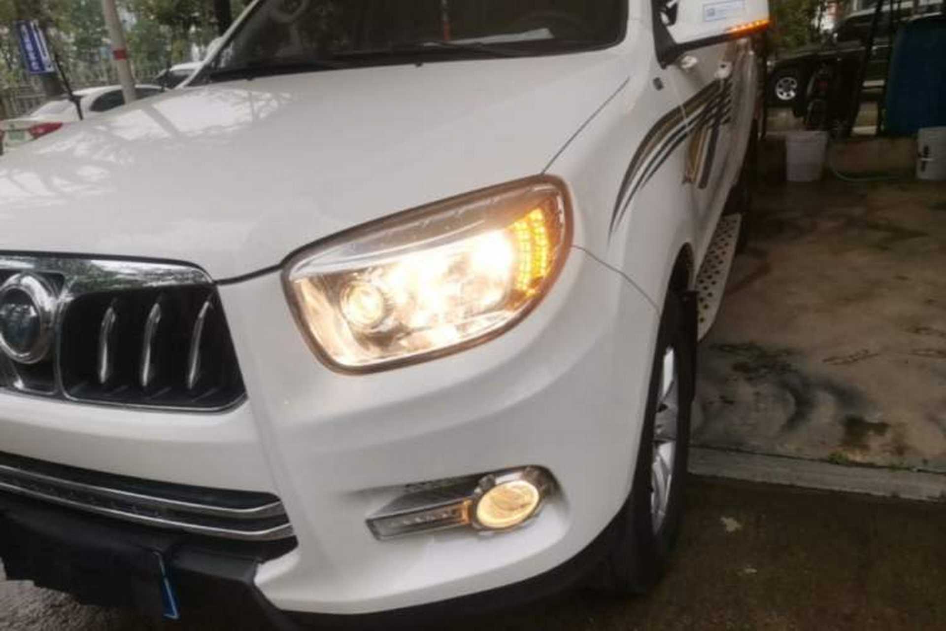 Used Foton Savana 2017 2.0T Automatic Two-Wheel Drive Gasoline Luxury Edition 5 Seats Left Front Headlight