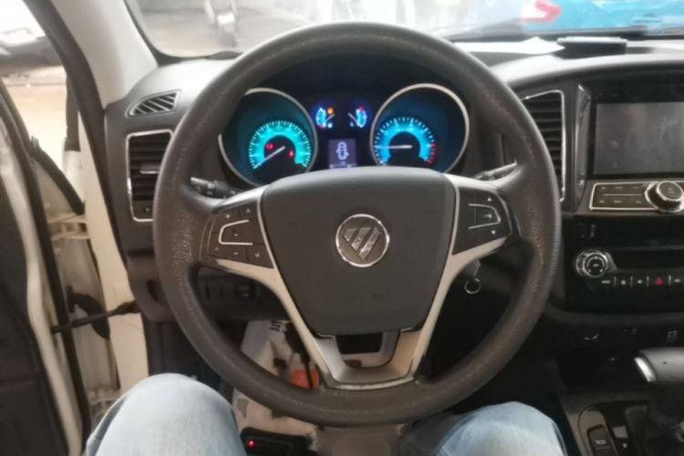 Used Foton Savana 2017 2.0T Automatic Two-Wheel Drive Gasoline Luxury Edition 5 Seats Steering Wheel