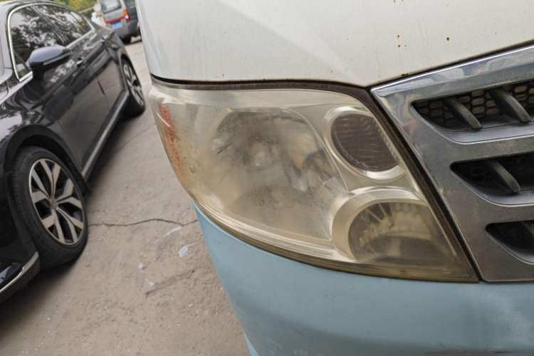 Used Foton Scenic 2010 2.0L Express Classic Short-Wheelbase Low-Roof 491EQ4A Right Front Headlight