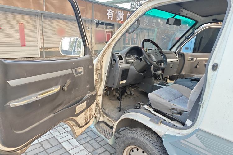 Used Foton Scenic 2011 2.0L Express Standard Short-Wheelbase Low-Roof 491EQ4A Driver Seat