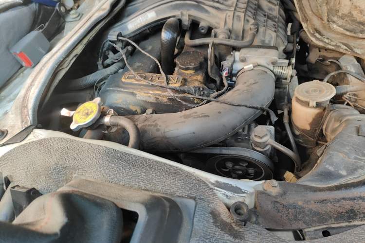 Used Foton Scenic 2011 2.0L Express Classic Long-Wheelbase Version 486EQV4 Engine Bay Right