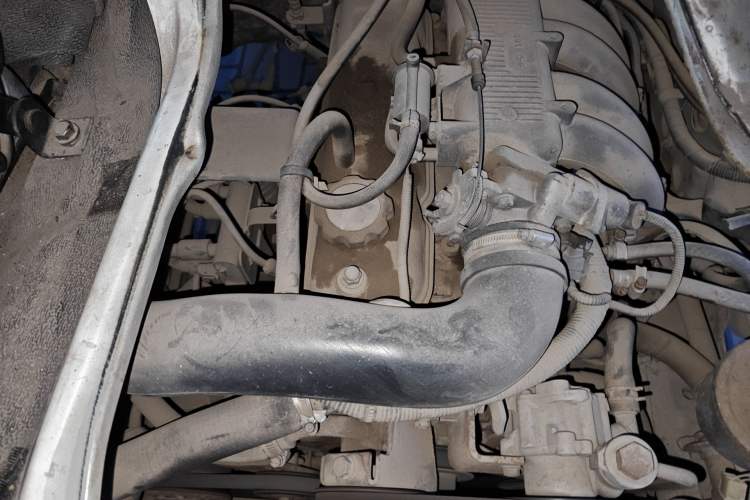 Used Foton Scenic 2011 2.0L Express Standard Short-Wheelbase Low-Roof 491EQ4A Engine Bay Right