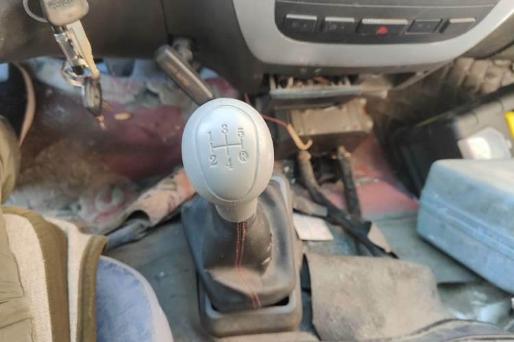 Used Foton Scenic 2011 2.0L Express Classic Long-Wheelbase Version 486EQV4 Gear Lever