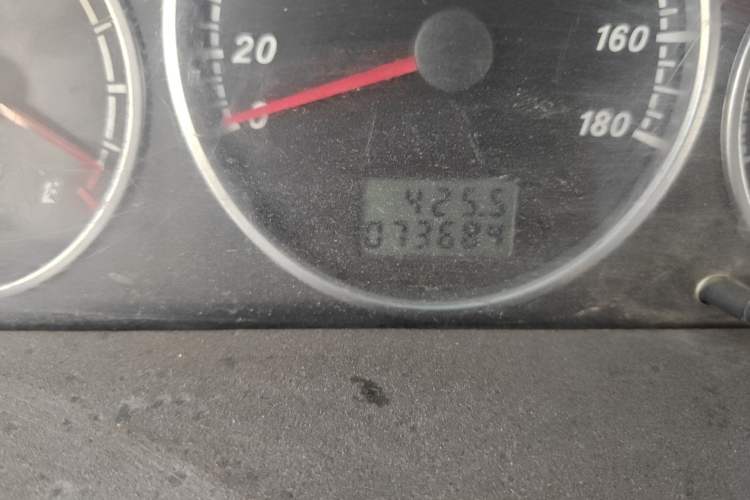 Used Foton Scenic 2011 2.0L Express Standard Short-Wheelbase Low-Roof 491EQ4A Odometer Close Up