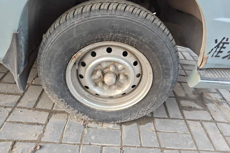 Used Foton Scenic 2011 2.0L Express Standard Short-Wheelbase Low-Roof 491EQ4A Right Front Wheel Hub