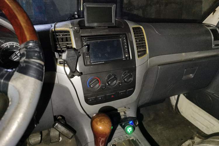 Used Foton Scenic 2011 2.0L Express Standard Short-Wheelbase Low-Roof 486EQV4 Audio And AC Panel