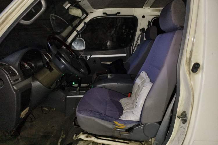 Used Foton Scenic 2011 2.0L Express Standard Short-Wheelbase Low-Roof 486EQV4 Left Front Seat