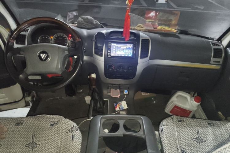 Used Foton Scenic 2012 2.0L Express Classic Short-Wheelbase Version 491EQ4A Center Console