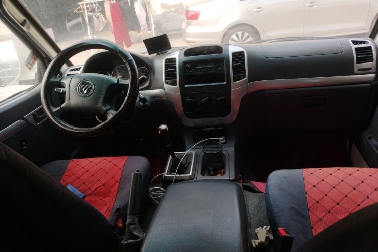 Used Foton Scenic 2012 2.0L Express Standard Short-Wheelbase Version 486EQV4 Center Console
