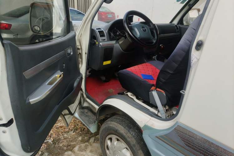 Used Foton Scenic 2012 2.0L Express Standard Short-Wheelbase Version 486EQV4 Driver Seat
