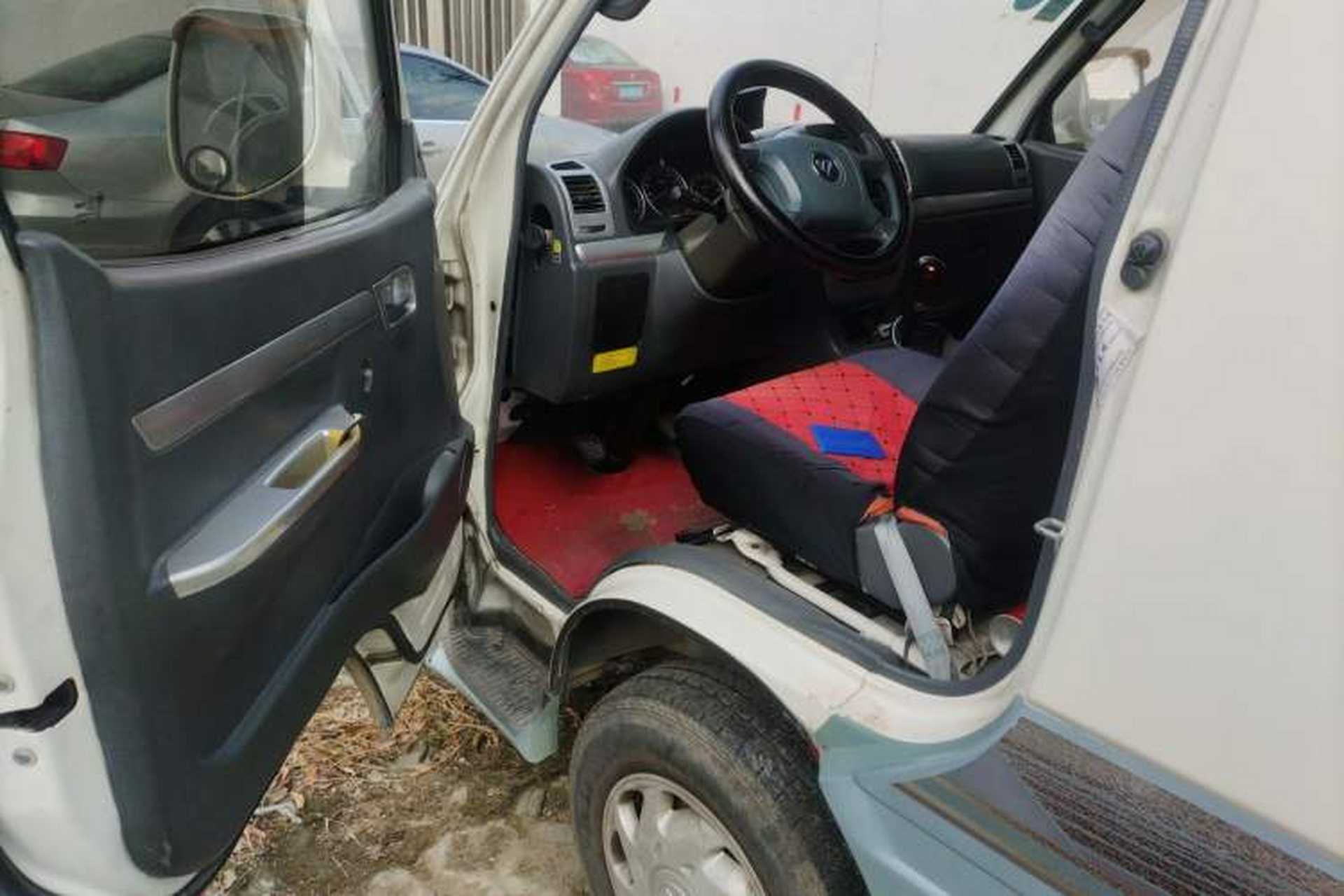 Used Foton Scenic 2012 2.0L Express Standard Short-Wheelbase Version 486EQV4 Driver Seat