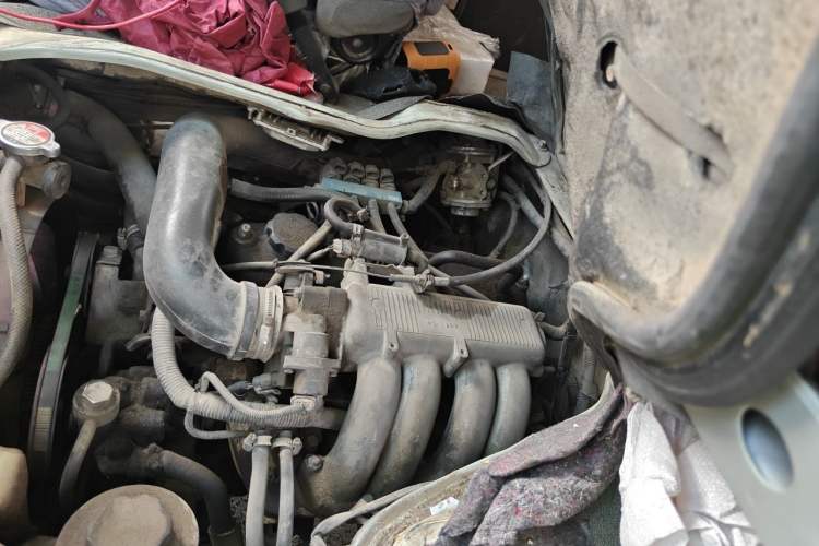 Used Foton Scenic 2012 2.0L Express Classic Short-Wheelbase Version 491EQ4A Engine Bay Left