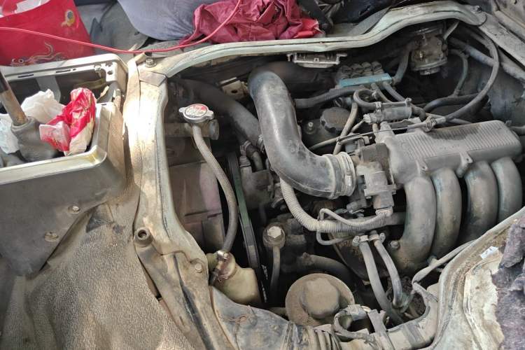Used Foton Scenic 2012 2.0L Express Classic Short-Wheelbase Version 491EQ4A Engine Bay Right