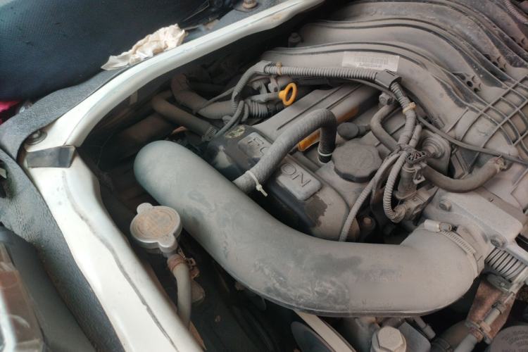 Used Foton Scenic 2012 2.0L Express Standard Short-Wheelbase Version 486EQV4 Engine Bay Right