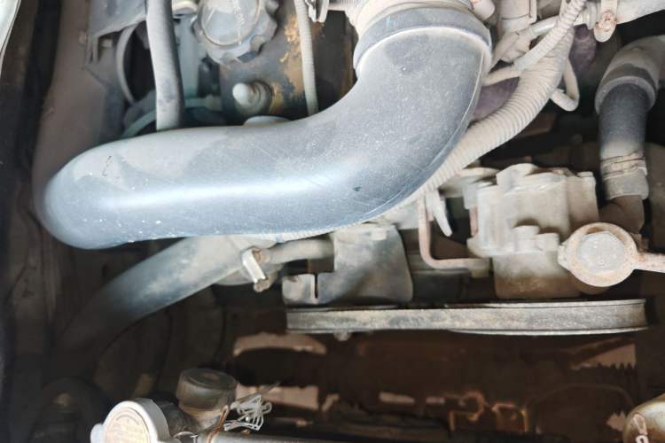 Used Foton Scenic 2012 2.0L Express Classic Short-Wheelbase Version 491EQ4A Engine Bay Right